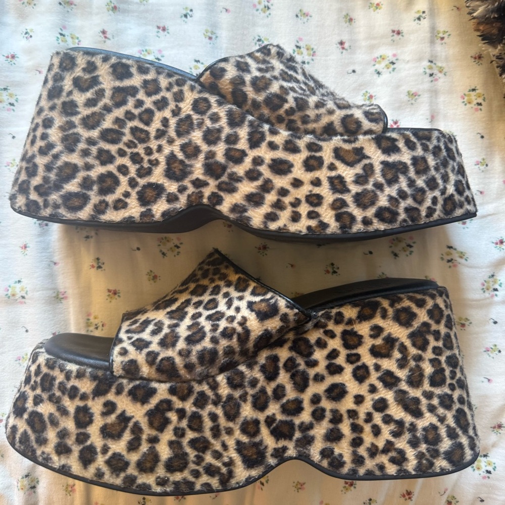 Leopard Cheetah Delia’s Dollskill Print Platform Sandals